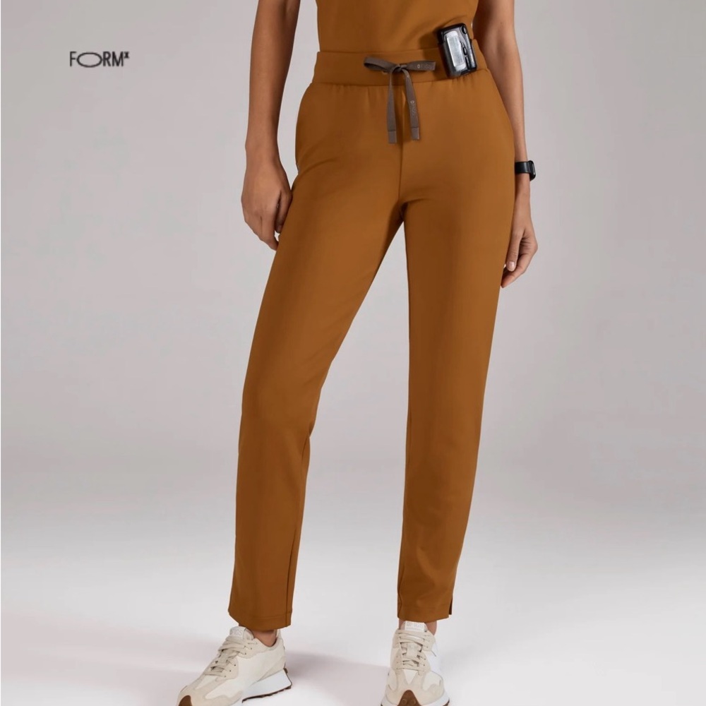 Figs Women's Tan Ankle Pants